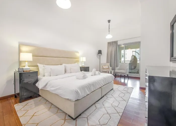 Stylish 2Br At Belvedere With Balcony Views