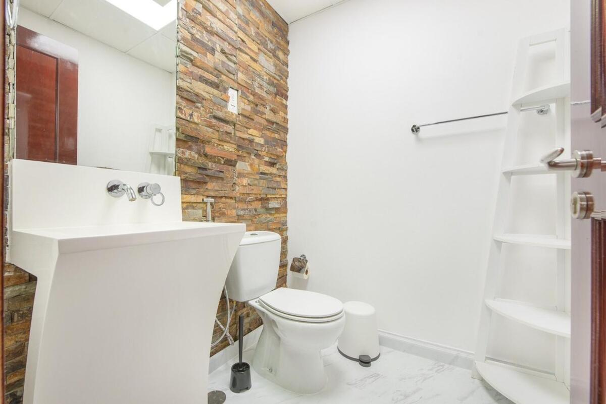 Stylish 2br At Belvedere With Balcony Views Holiday home