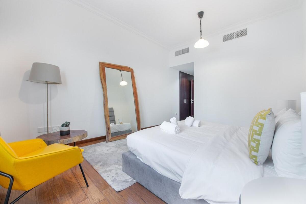 Stylish 2br At Belvedere With Balcony Views Holiday home Dubai