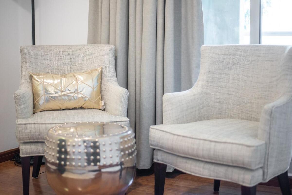 Holiday home Stylish 2br At Belvedere With Balcony Views *