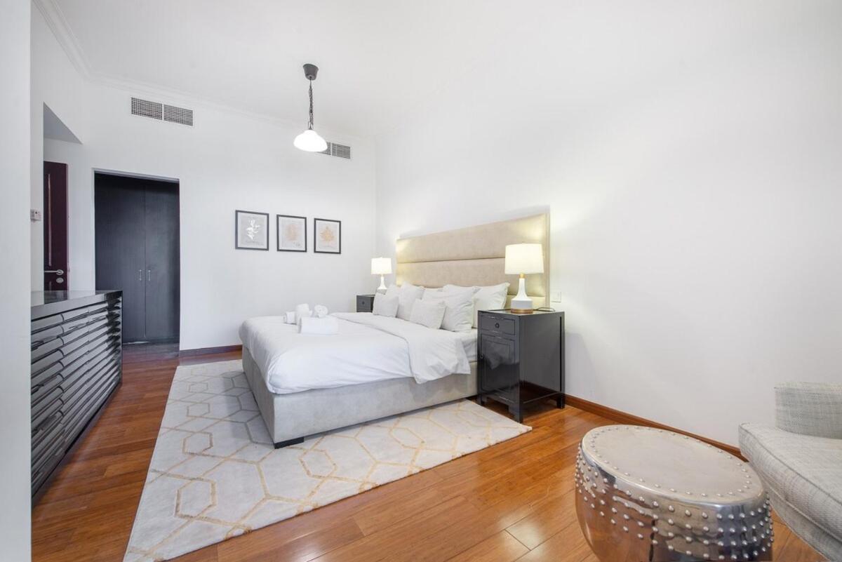 Stylish 2br At Belvedere With Balcony Views