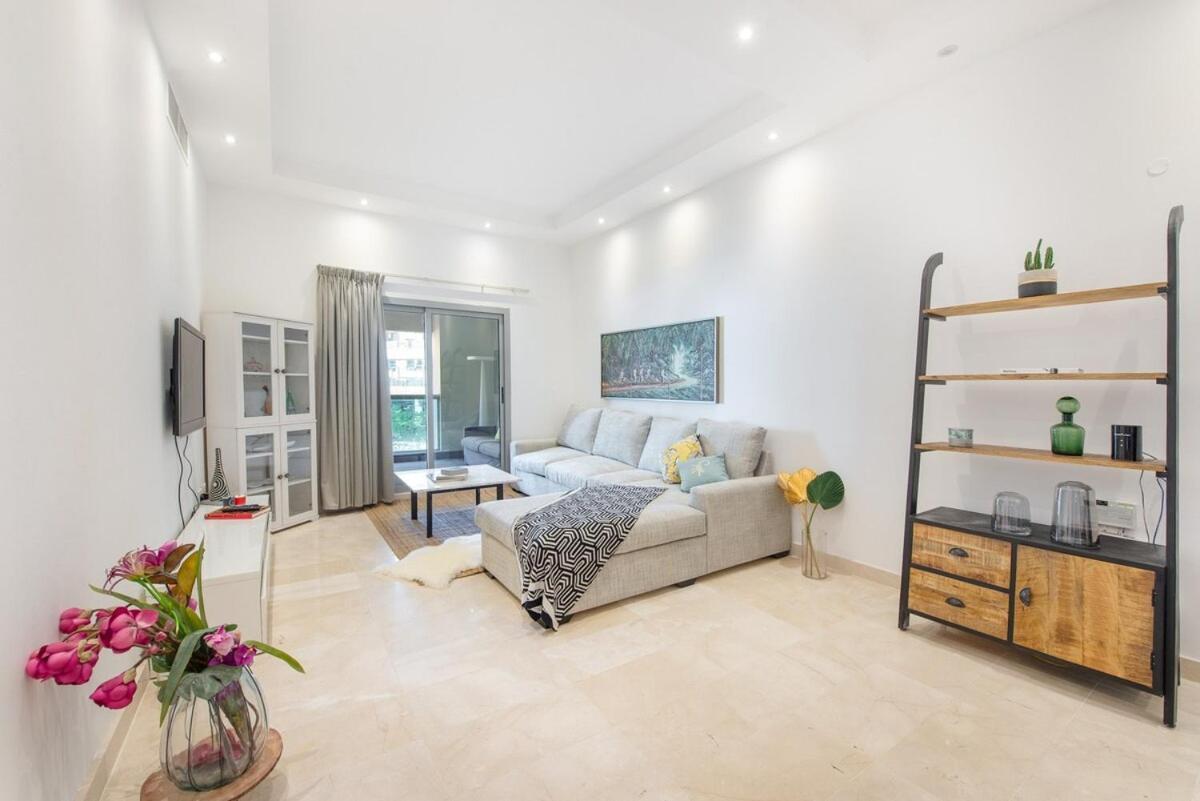 Stylish 2br At Belvedere With Balcony Views Holiday home *