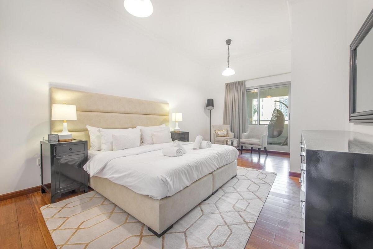 Holiday home Stylish 2br At Belvedere With Balcony Views